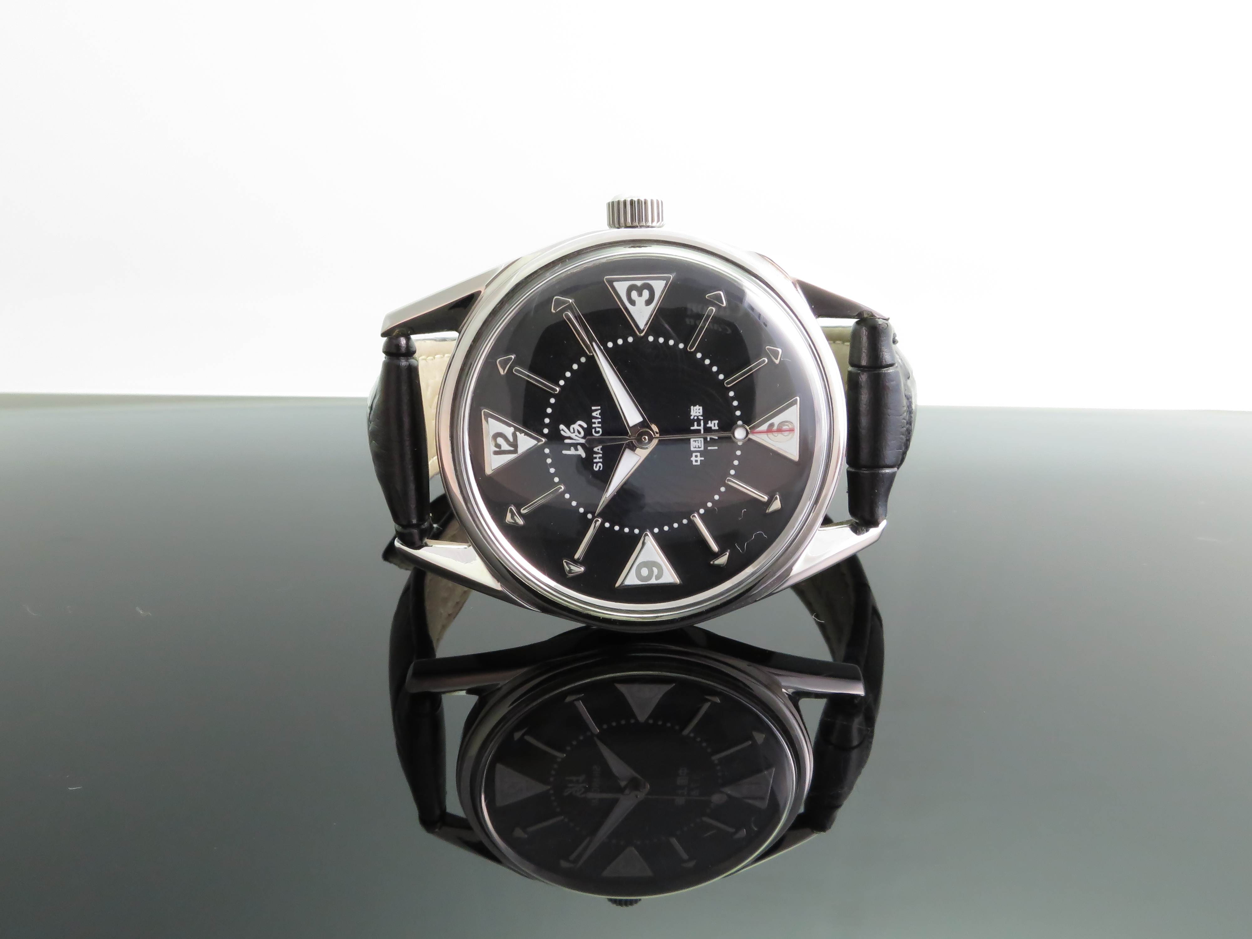 ONOLA Grande Prix Shanghai Chronograph Watch MILK – Onola Watches South  Africa
